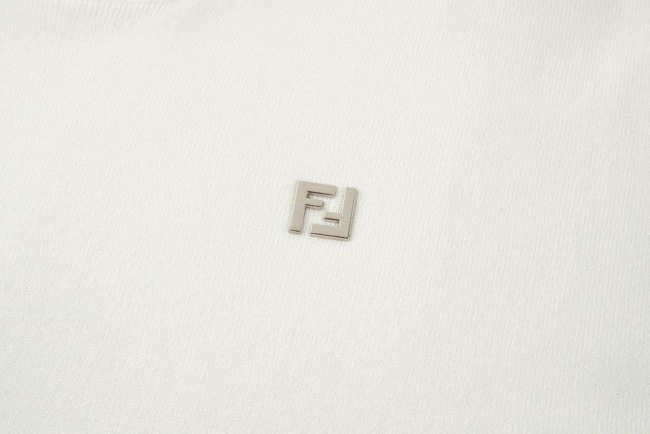 fendi closed jumper