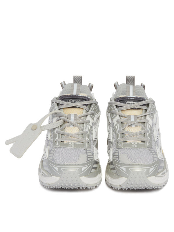 gray be right back sneakers