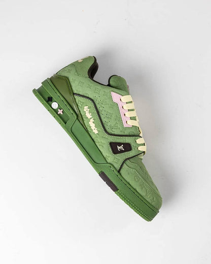 LV Signature Trainer