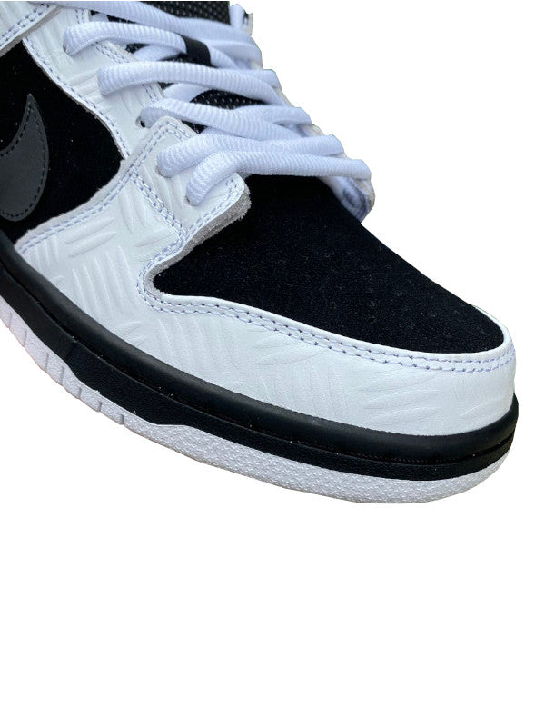 nike sb dunk low tightbooth
