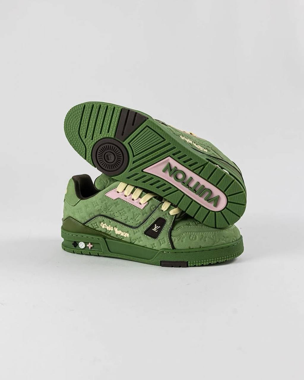 lv signature trainer